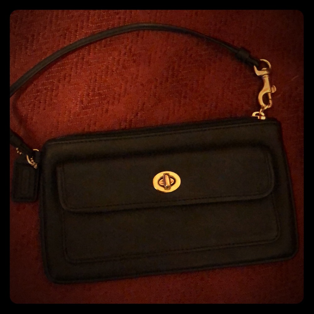 Coach wristlet, great condition!